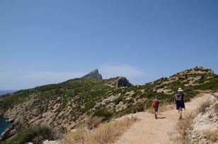 Path from Tramuntana lighthouse to the small port Puerto de la Dragonera