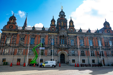 The town hall (Rådhuset) stands on Malmö's large square (Stortorget). It was inaugurated in 1547. The town hall clock was installed in 1870.