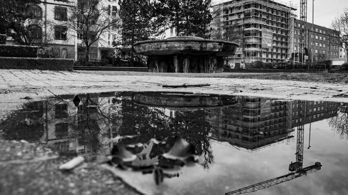 A fountain, houses and a crane reflected in a puddle.
Danziger Platz, Ludwigshafen am Rhein, Germany