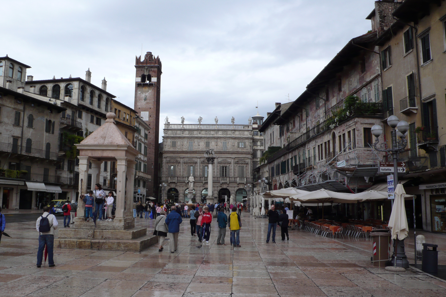 Piazza delle Erbe, Verona