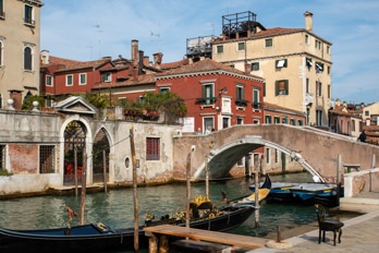 At the Rio di San Lazzaro dei Mendicanti